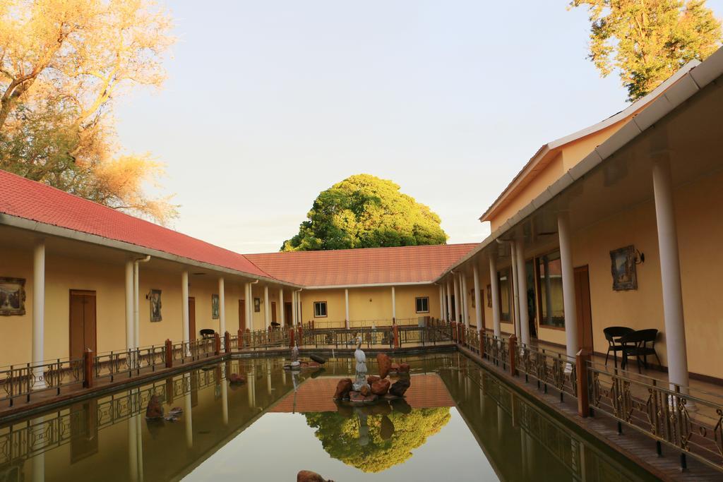 Oriental Swan Hotel Livingstone Exterior foto